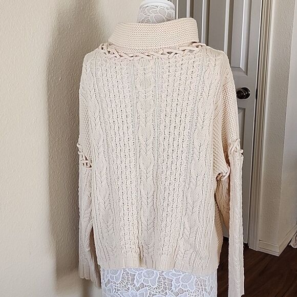 ANDTHEWHY Cable Knit Slouchy Sweater - Picture 7 of 12